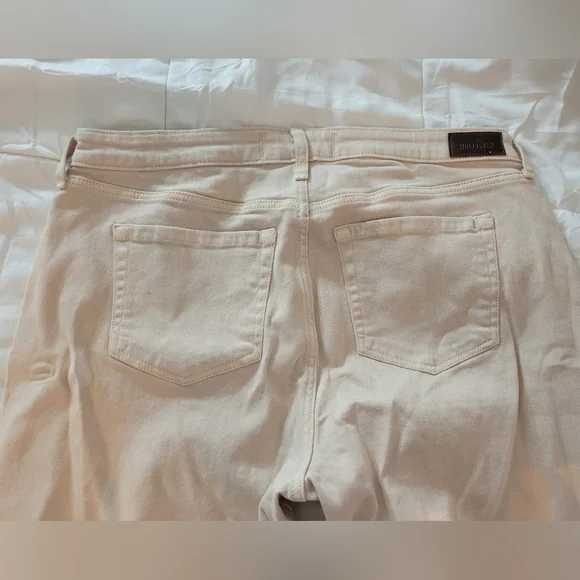 HOLLISTER cream Jeans. Womans 33x35 - Picture 9 of 9